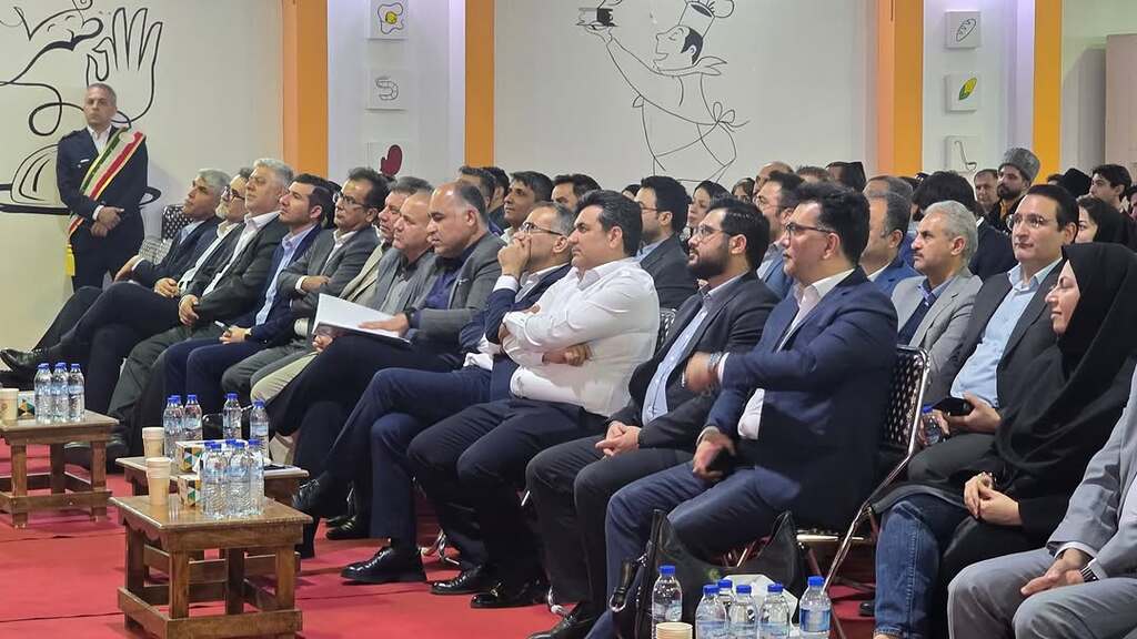 افتتاحیه-سومین-جشنواره-سلامت-پتروشیمی-در-شهرک-پردیس-با...ان-عامل-و-مدیران-ارشد-شرکت-های-پتروشیمی-منطقه-پارس-جنوبی-آیین-افتتاحیه.jpg